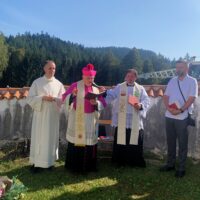 3. Do kostela v Zátoni se po 81 letech vrátily zvony