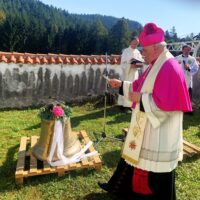 5. Do kostela v Zátoni se po 81 letech vrátily zvony