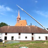 19. Do kostela v Zátoni se po 81 letech vrátily zvony