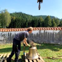 20. Do kostela v Zátoni se po 81 letech vrátily zvony