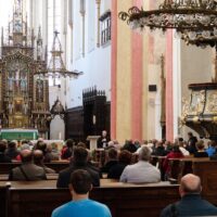 1. Ostatky sv. Tomáše Akvinského v Č. Budějovicích – mše svatá