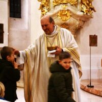 9. Mše svatá v katedrále s Mons. Pavlem Posádem