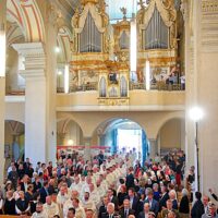 1. Mše svatá – poděkování Bohu za 10 let biskupské služby Mons. Vlastimila Kročila