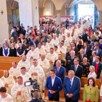 2. Mše svatá – poděkování Bohu za 10 let biskupské služby Mons. Vlastimila Kročila