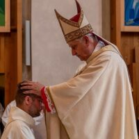 Jáhenské svěcení Lukáše Houšky II – tentokrát objektivem Michala Klečky