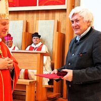 13. Předání medailí sv. Auraciána – foto Jozefa Šustera