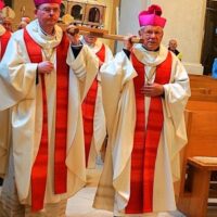 35. Předání medailí sv. Auraciána – foto Jozefa Šustera