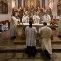 6. Kájovská pouť 2025 – večerní mše svatá v sobotu a světelný průvod