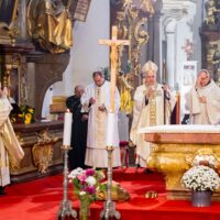 20. Biskup Vlastimil Kročil sloužil děkovnou mši svatou za svobodu