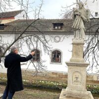 9. Požehnání zrestaurované sochy sv. Jana Nepomuckého v ČB