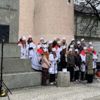 4. Českobudějovický biskup požehnal koledníkům Tříkrálové sbírky