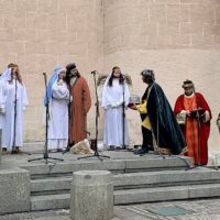 6. Českobudějovický biskup požehnal koledníkům Tříkrálové sbírky