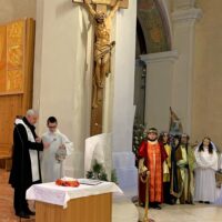 12. Českobudějovický biskup požehnal koledníkům Tříkrálové sbírky