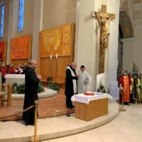 13. Českobudějovický biskup požehnal koledníkům Tříkrálové sbírky