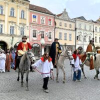 21. Českobudějovický biskup požehnal koledníkům Tříkrálové sbírky