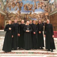 Bohoslovci z Nepomucena ministrovali Svatému otci