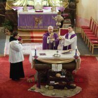 Diecézní biskup Vlastimil Kročil navštívil farnosti na Prachaticku