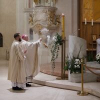 22. Velikonoční vigilie se křty v českobudějovické katedrále